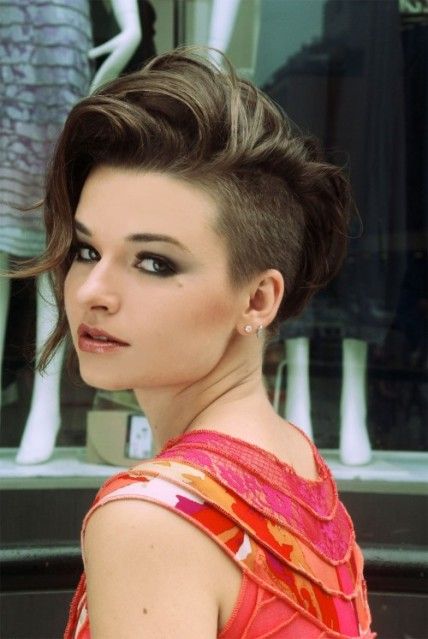 Corte Undercut Feminino - Studio Beauty